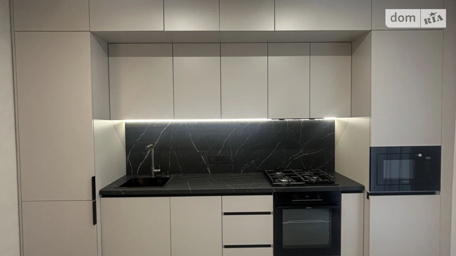 Продается 1-комнатная квартира 40 кв. м в Ирпене, ул. Кобылянской Ольги, 1В/22 - фото 2