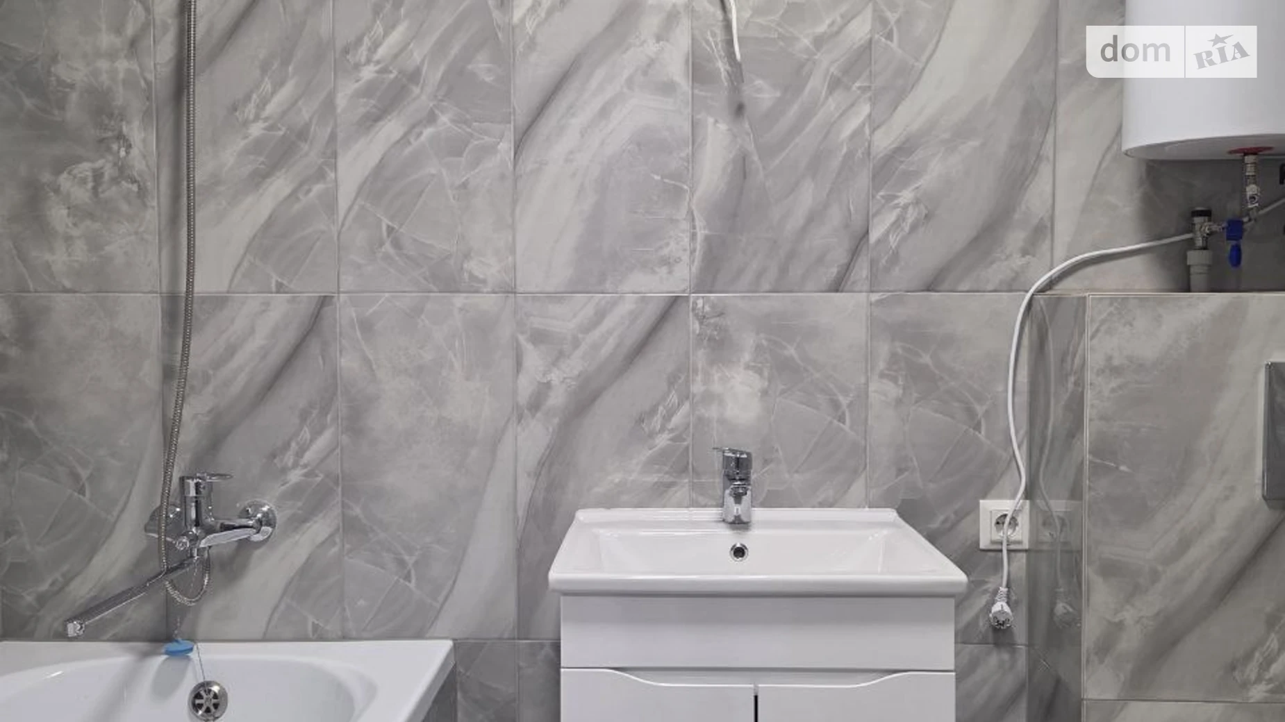 Продается 1-комнатная квартира 42 кв. м в Ивано-Франковске, ул. Вовчинецька, 223А - фото 2