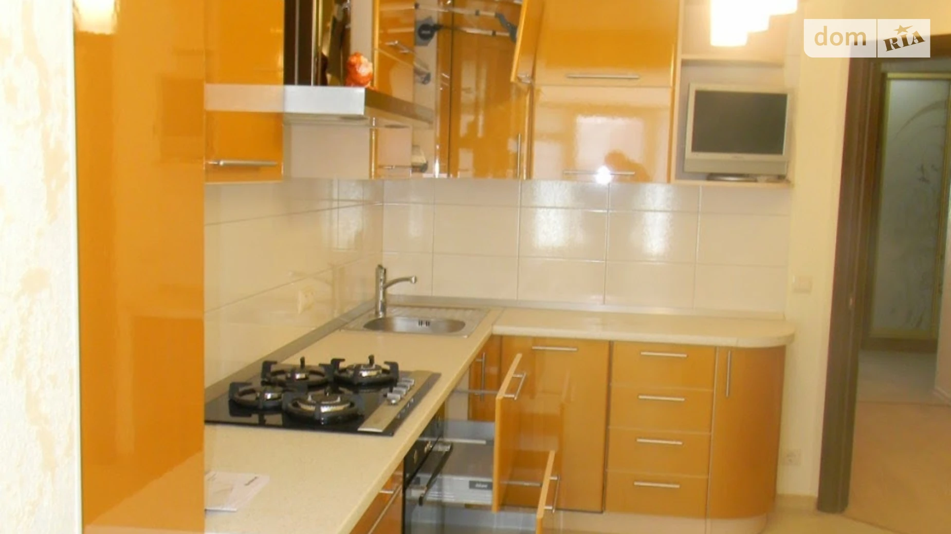 Продается 3-комнатная квартира 80.6 кв. м в Черноморске, цена: 85000 $ - фото 3