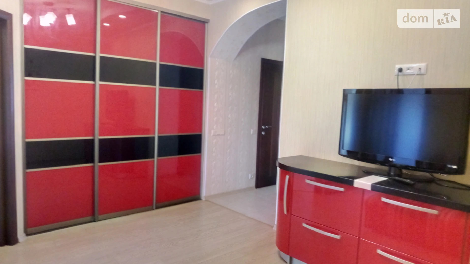 Продается 3-комнатная квартира 80.6 кв. м в Черноморске, цена: 85000 $ - фото 4