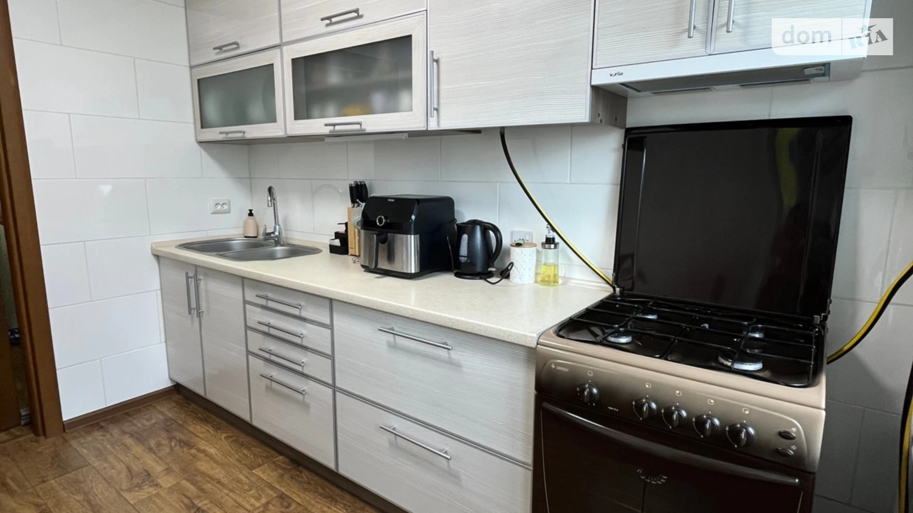 Продается 3-комнатная квартира 66 кв. м в Чернигове, просп. Победы - фото 3