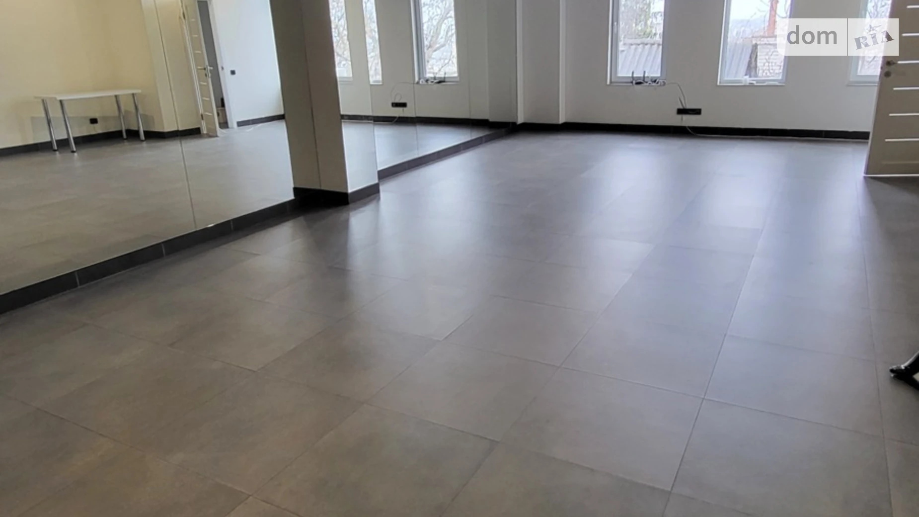 Сдается в аренду офис 61 кв. м в бизнес-центре, цена: 17690 грн - фото 4