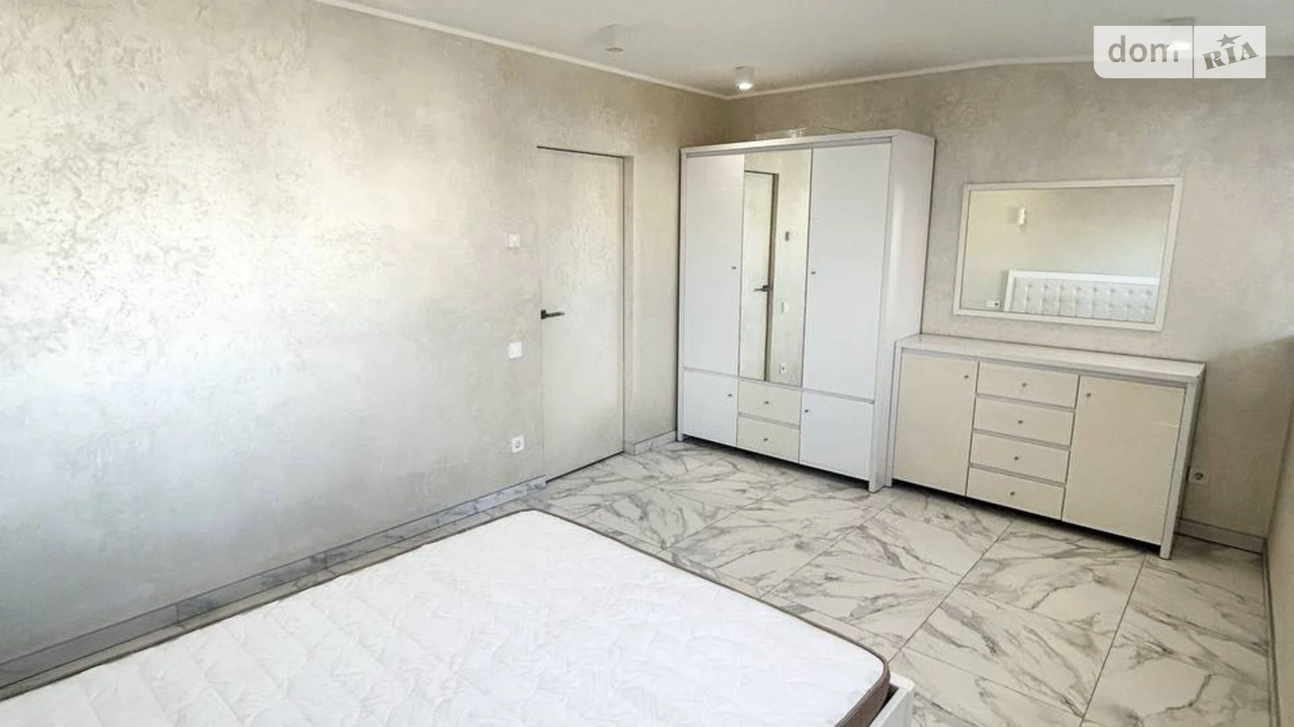 Продается 2-комнатная квартира 70 кв. м в Ровно, ул. Спасская - фото 4