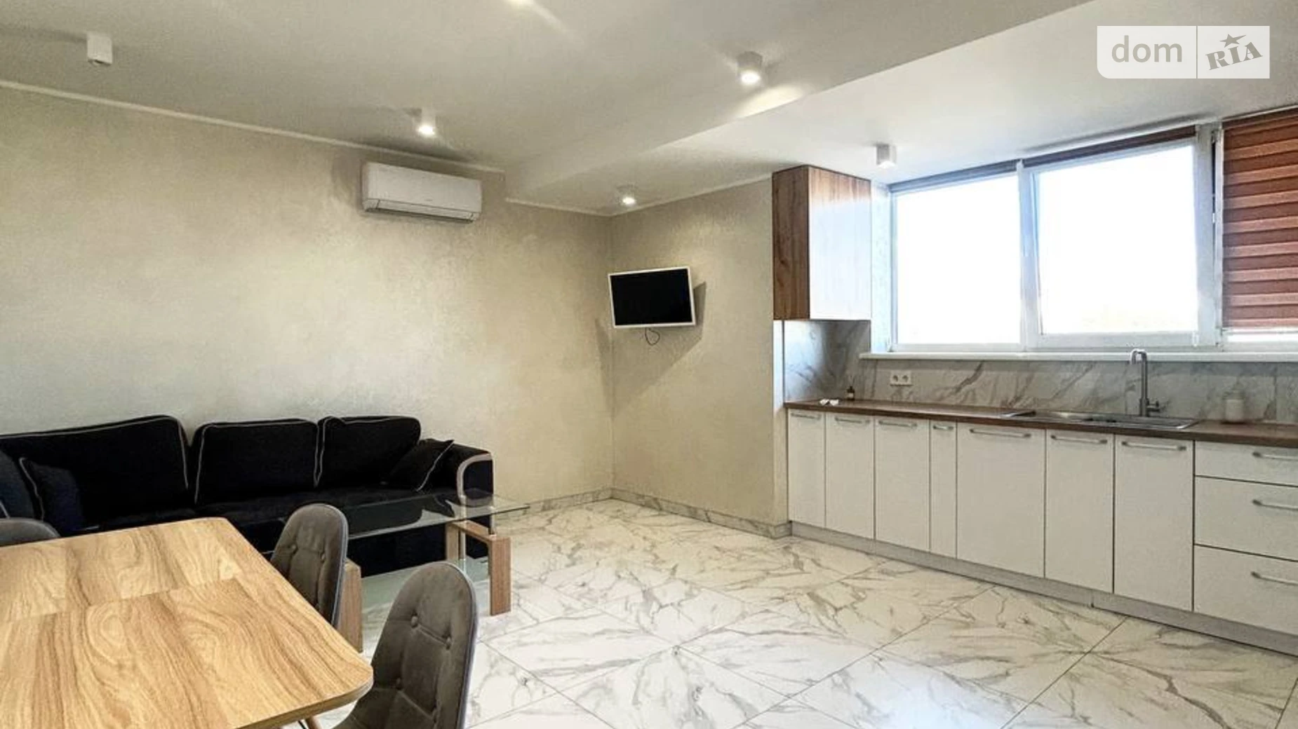Продается 2-комнатная квартира 70 кв. м в Ровно, ул. Спасская, 9 - фото 3