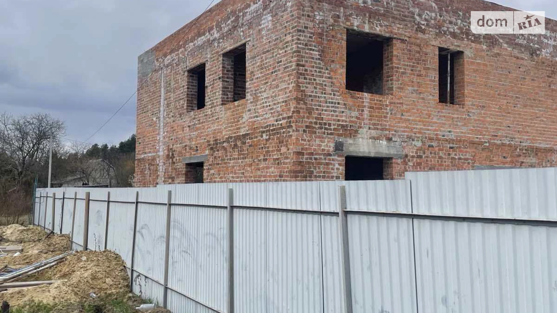 Продается дом на 2 этажа 200 кв. м с участком, цена: 99800 $ - фото 4