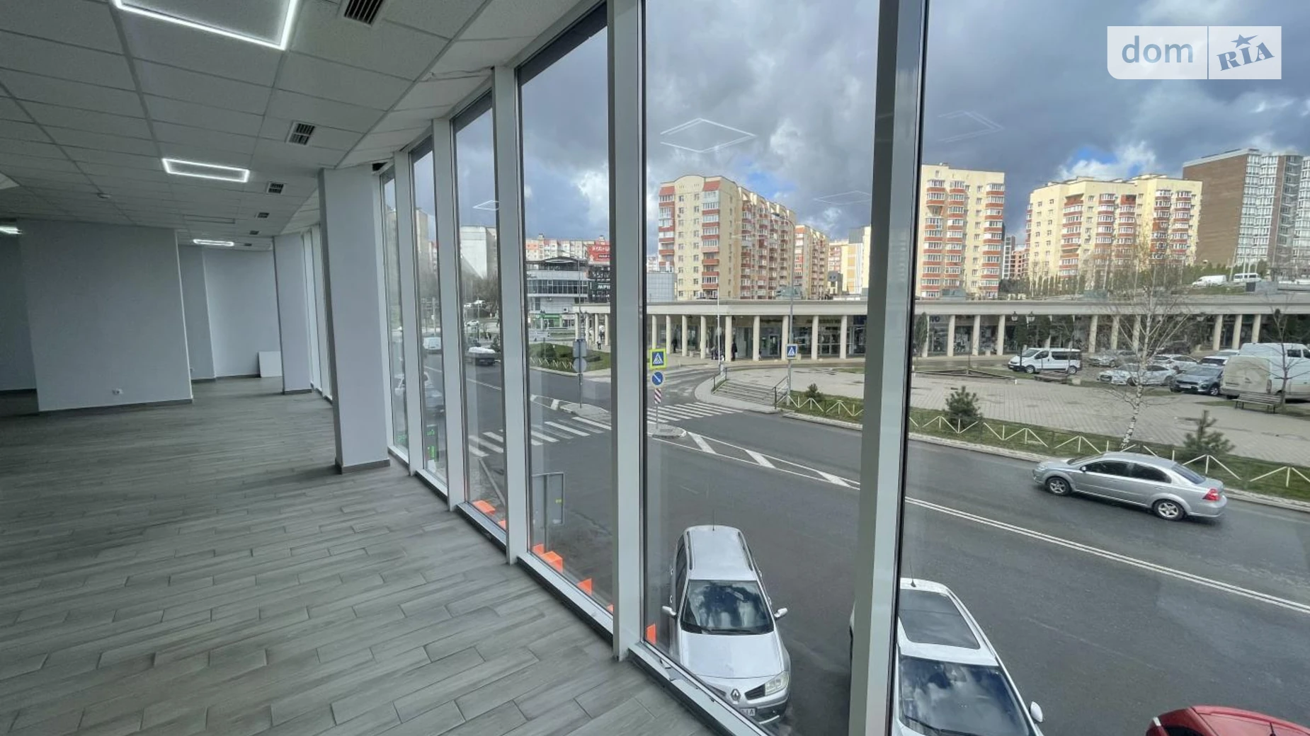 Сдается в аренду офис 190 кв. м в бизнес-центре, цена: 60000 грн - фото 4