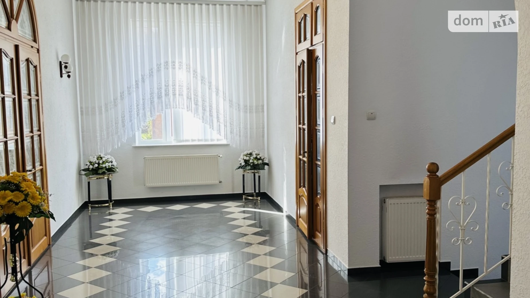 Продается дом на 3 этажа 533.8 кв. м с балконом, цена: 690000 $ - фото 2