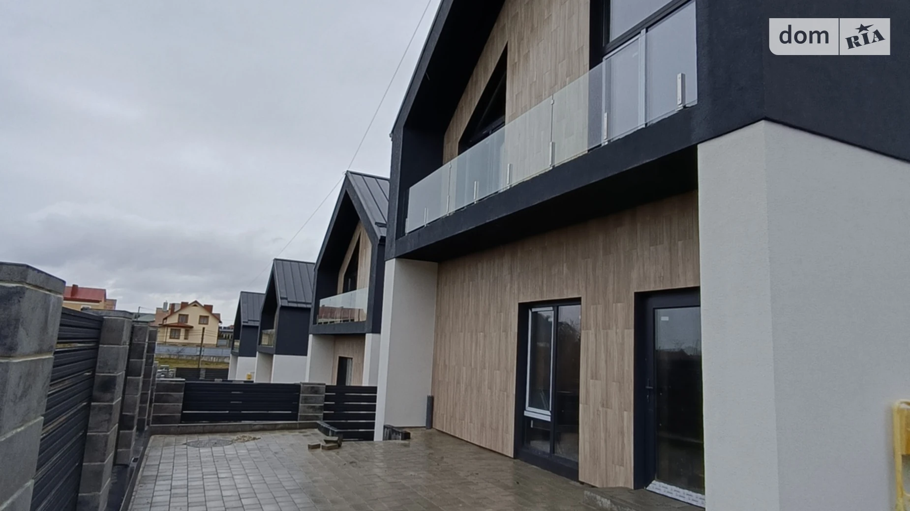 Продается дом на 2 этажа 190 кв. м с гаражом, цена: 150000 $ - фото 2