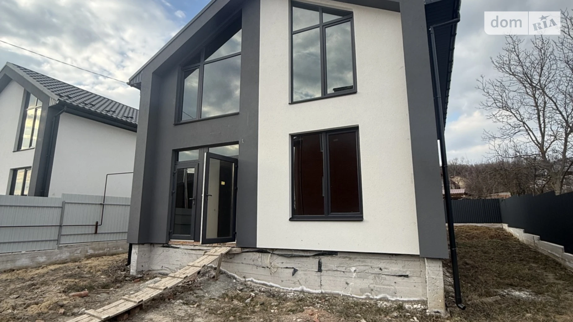 Продается дом на 2 этажа 125 кв. м с балконом, цена: 140000 $ - фото 2