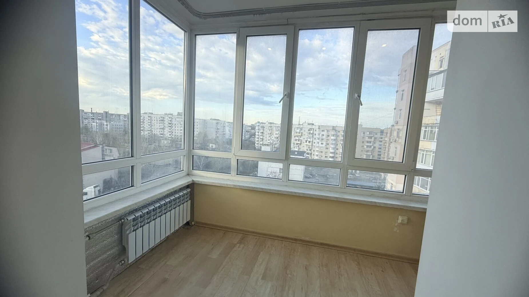 Продается 3-комнатная квартира 80.6 кв. м в Черноморске, цена: 65000 $ - фото 3