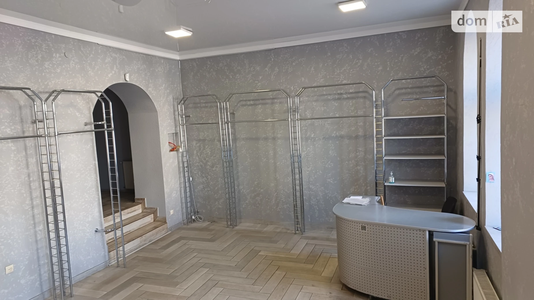 Сдается в аренду объект сферы услуг 62 кв. м в 3-этажном здании, цена: 400 $ - фото 2