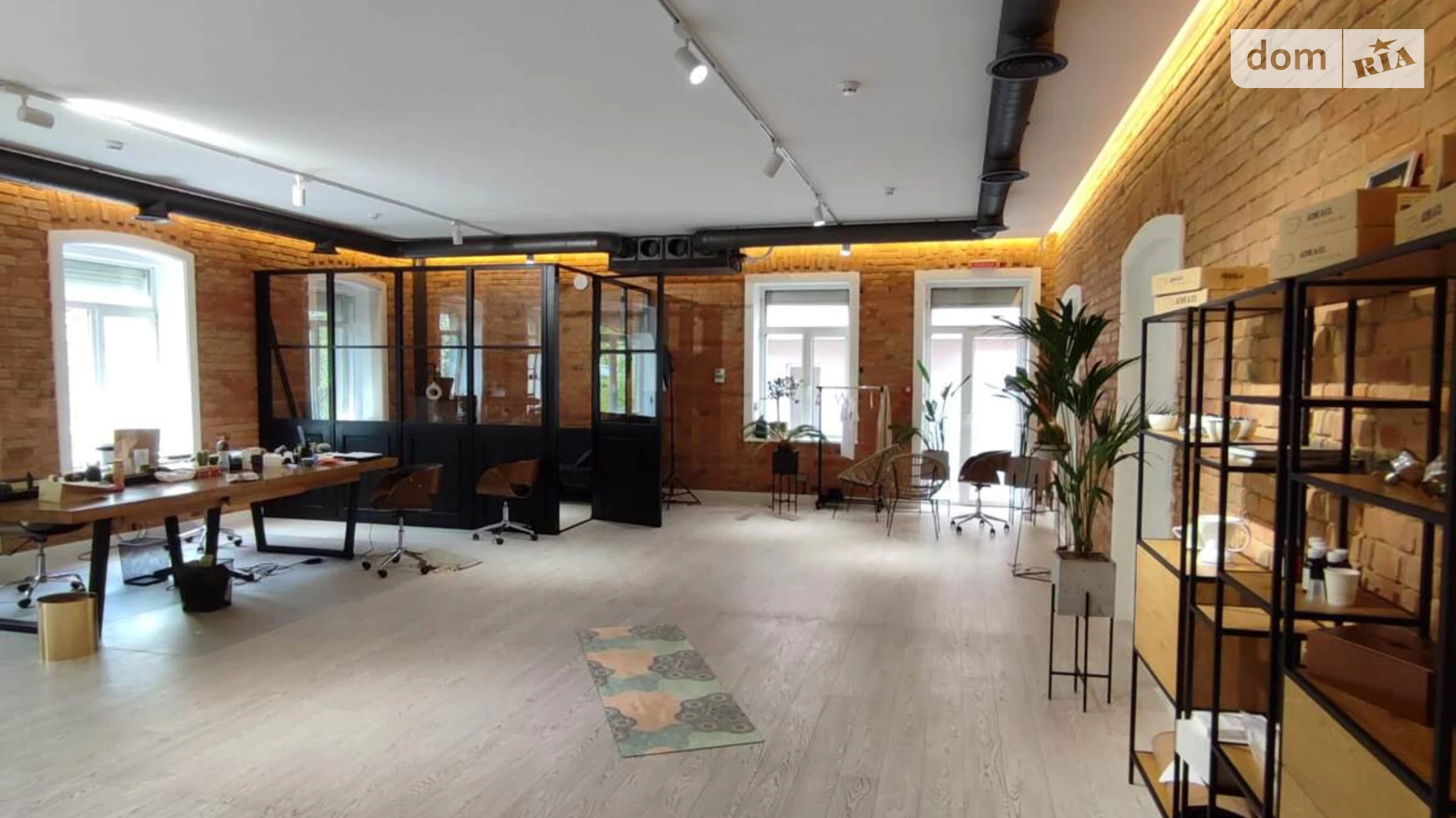 Сдается в аренду офис 96.9 кв. м в бизнес-центре, цена: 33915 грн - фото 2