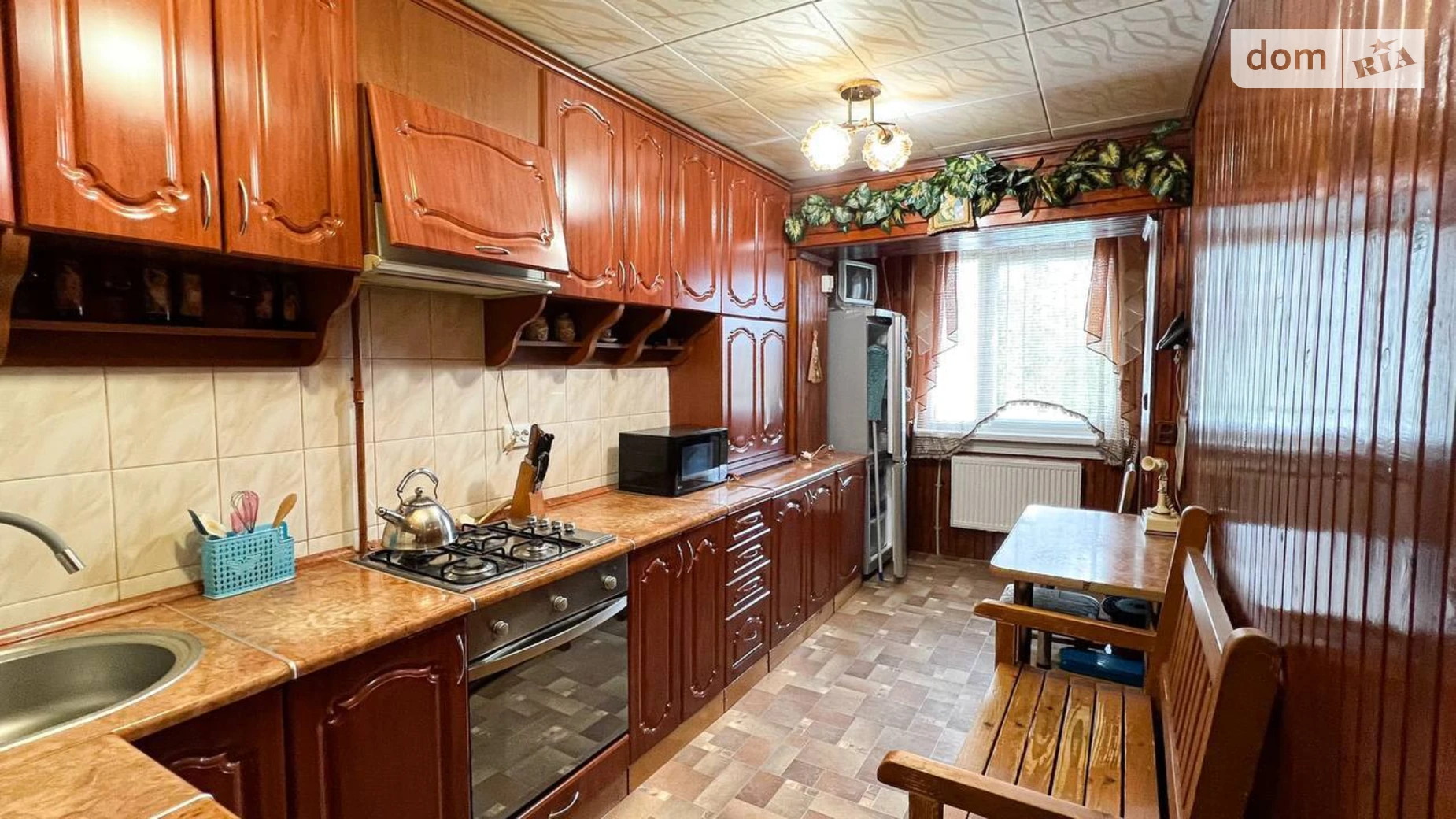 Продается 4-комнатная квартира 80 кв. м в Дрогобыче, ул. Нефтяников, 1 - фото 2