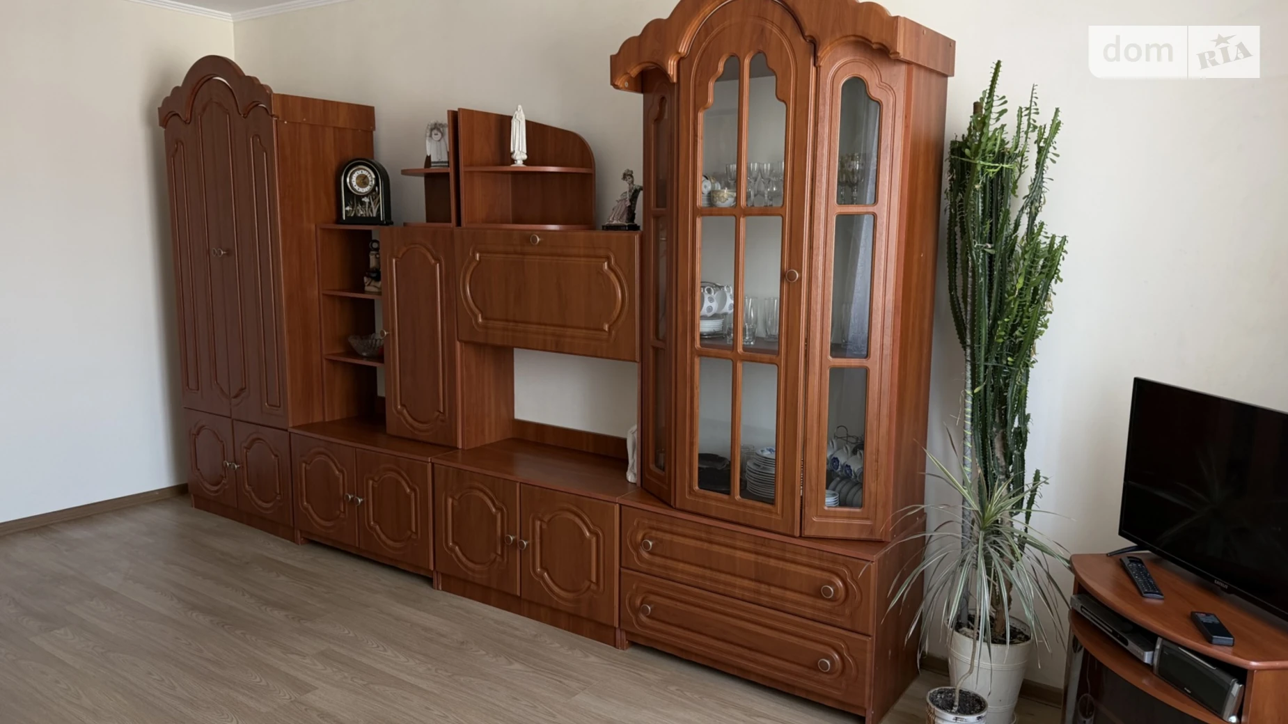 Продается 1-комнатная квартира 35.5 кв. м в Ровно, ул. Дубенская, 46 - фото 2