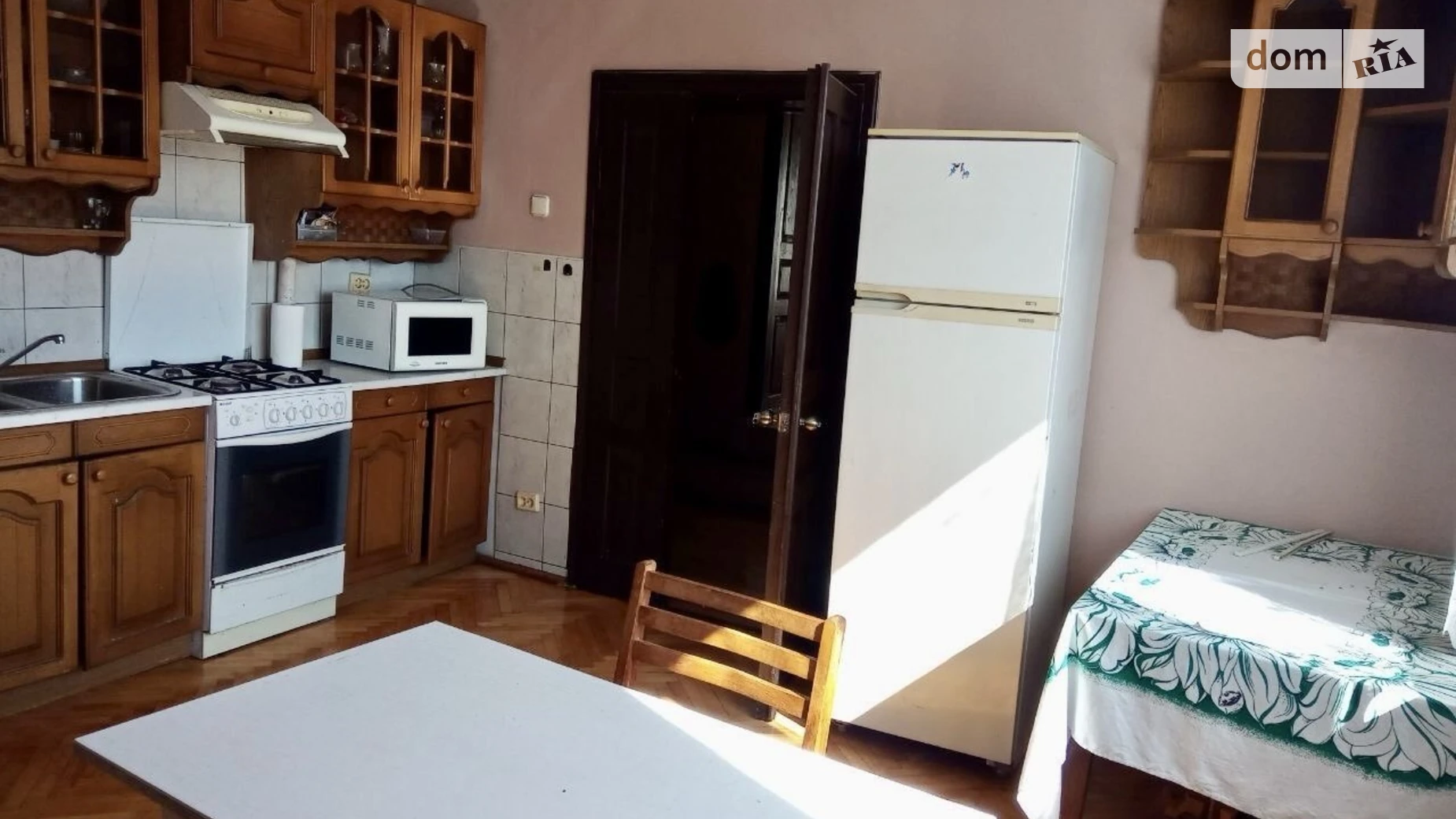 Сдается в аренду дом на 2 этажа 200 кв. м с камином, цена: 600 $ - фото 2