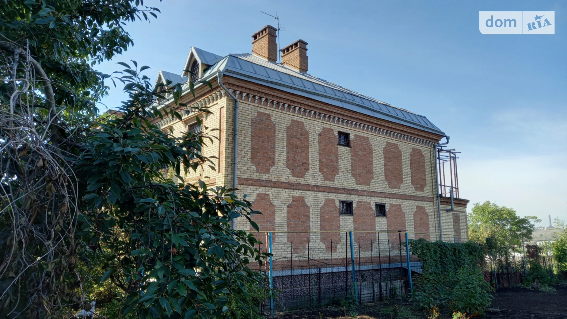 Продается дом на 2 этажа 400 кв. м с камином, цена: 160000 $ - фото 2