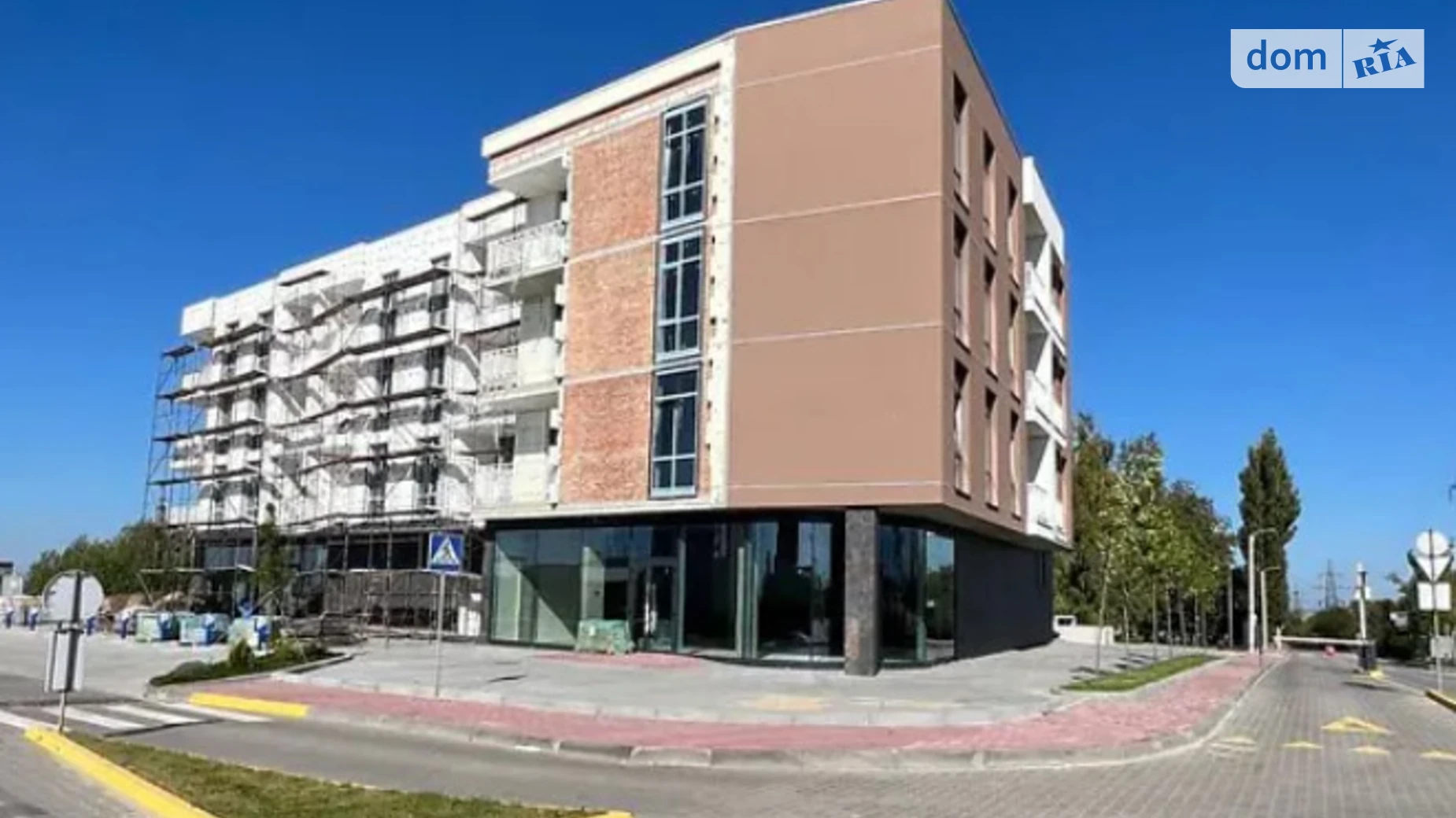 Продается 2-комнатная квартира 73 кв. м в Ровно, ул. Киевская - фото 2