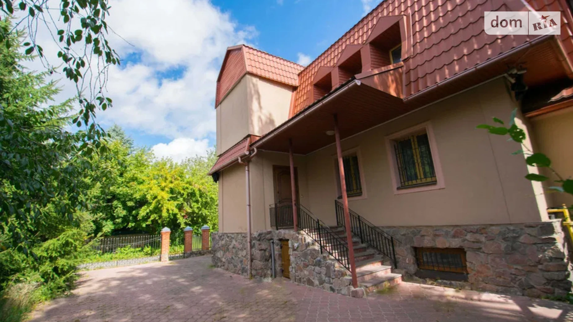 Продается дом на 2 этажа 550.7 кв. м с камином, цена: 235000 € - фото 2