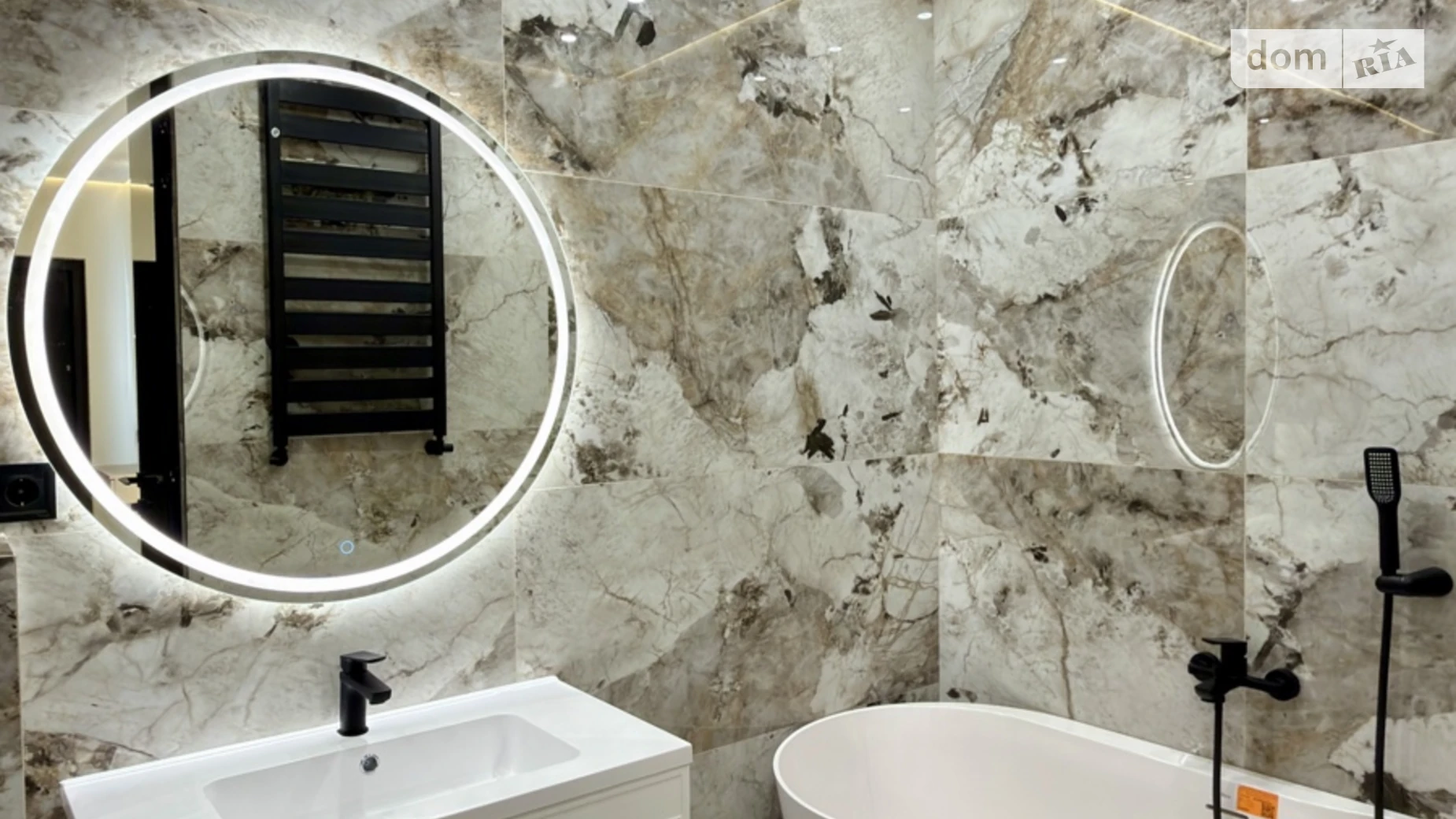 Продается 2-комнатная квартира 63 кв. м в Ивано-Франковске, бул. Южный - фото 2