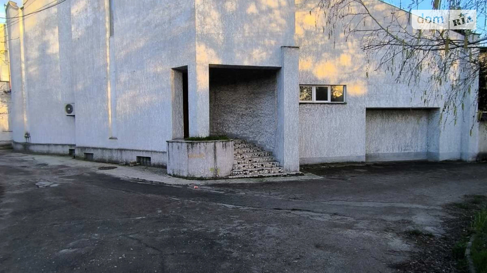 Продается помещения свободного назначения 1100 кв. м в 3-этажном здании, цена: 495000 $ - фото 2