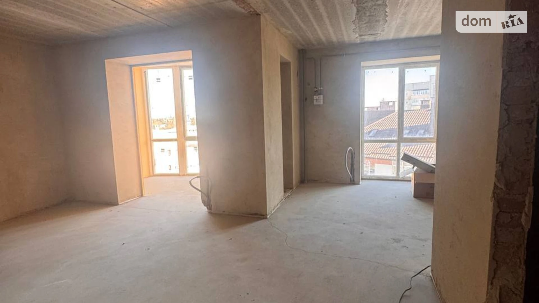 Продается 1-комнатная квартира 50 кв. м в Ровно, ул. Елены Телиги, 63 - фото 2