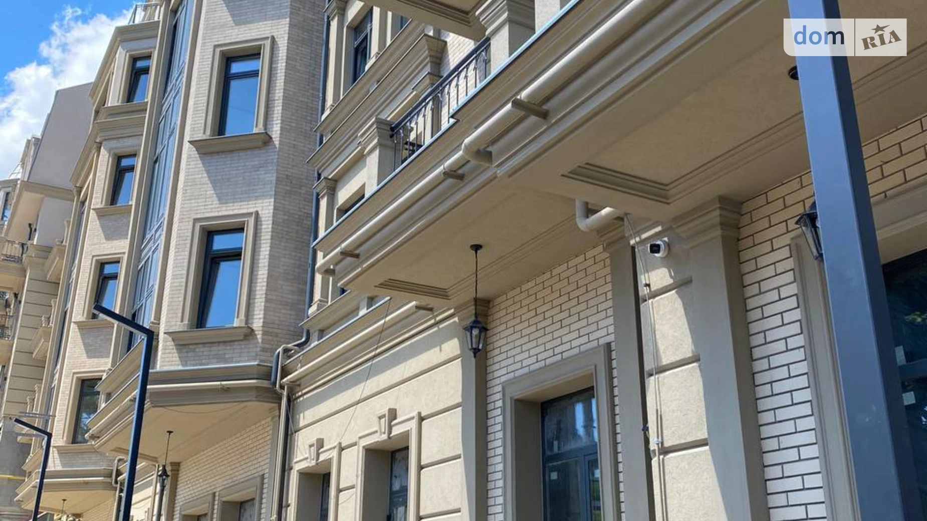 Продается 1-комнатная квартира 49 кв. м в Одессе, Фонтанская дор. - фото 2