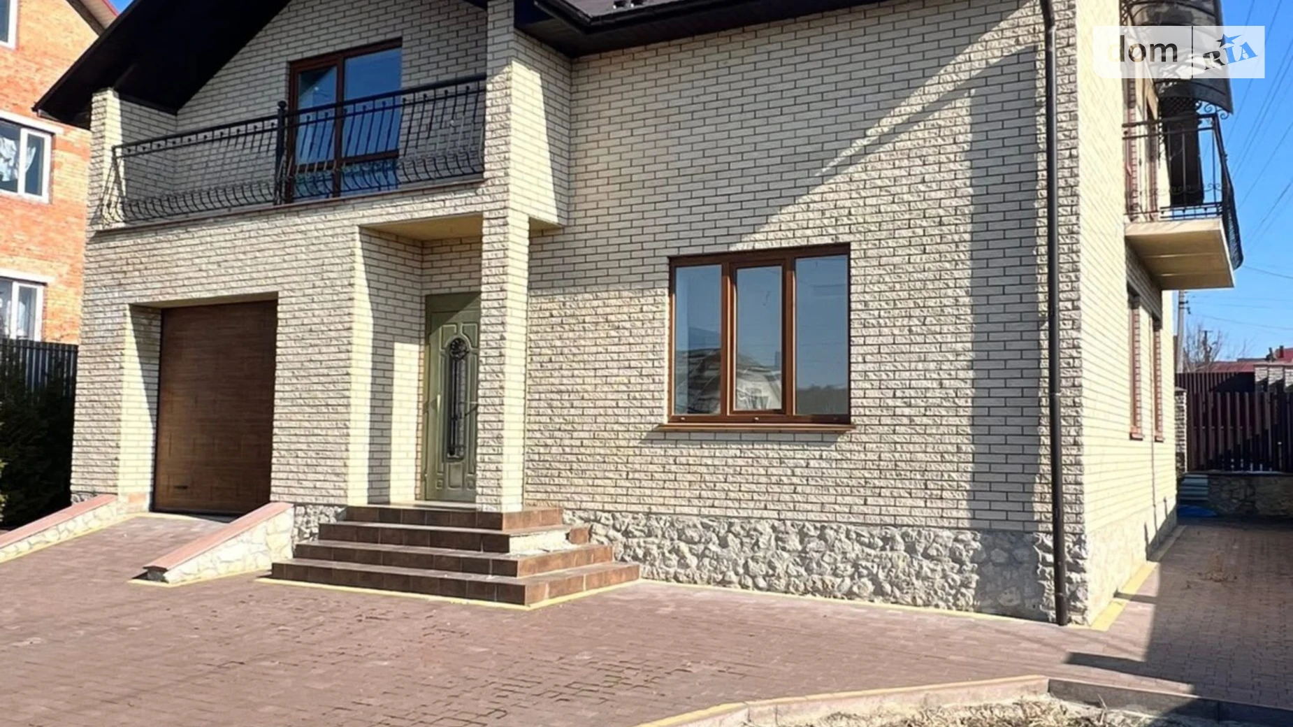 Продается дом на 2 этажа 190 кв. м с бассейном, цена: 170000 $ - фото 2