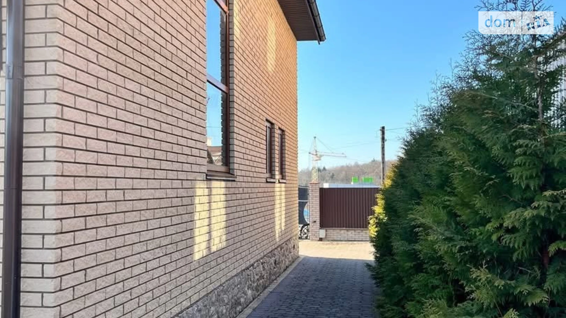 Продается дом на 2 этажа 190 кв. м с бассейном, цена: 170000 $ - фото 3