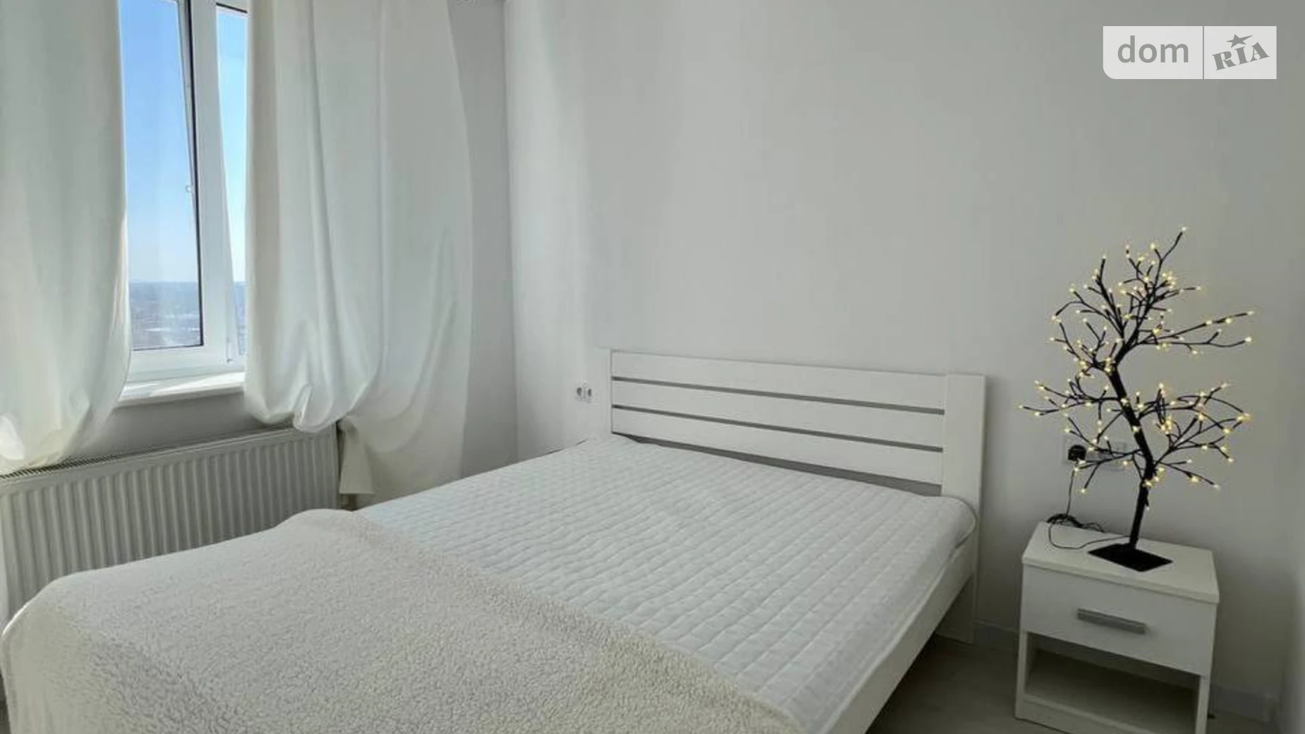 Сдается в аренду 1-комнатная квартира 43.4 кв. м в Ивано-Франковске, ул. Высочана Семена, 18 корпус 9 - фото 3