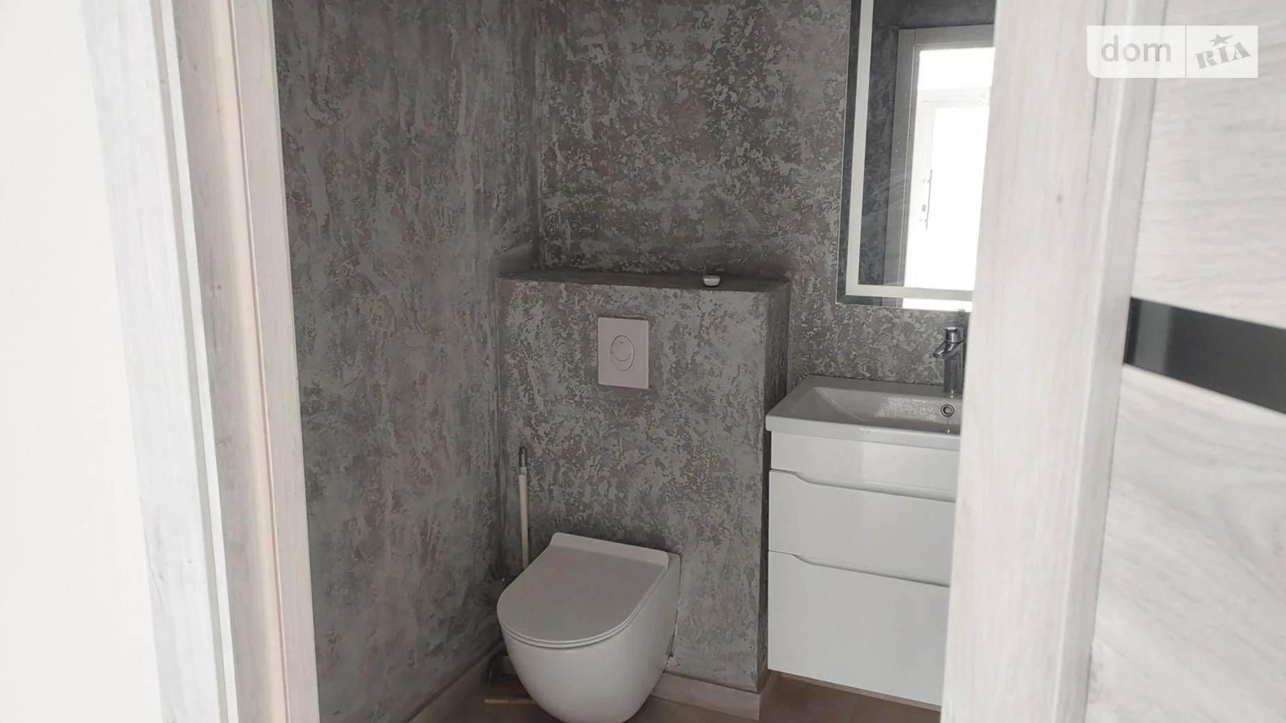 Продается офис 70 кв. м в бизнес-центре, цена: 145000 $ - фото 5