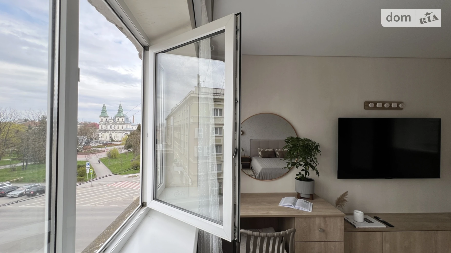 1-комнатная квартира 73 кв. м в Тернополе, ул. Старый Рынок, 1 - фото 2