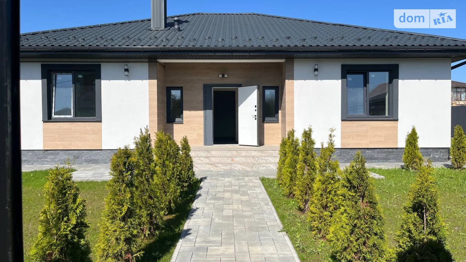 Продается одноэтажный дом 141 кв. м с бассейном, цена: 210000 $ - фото 2