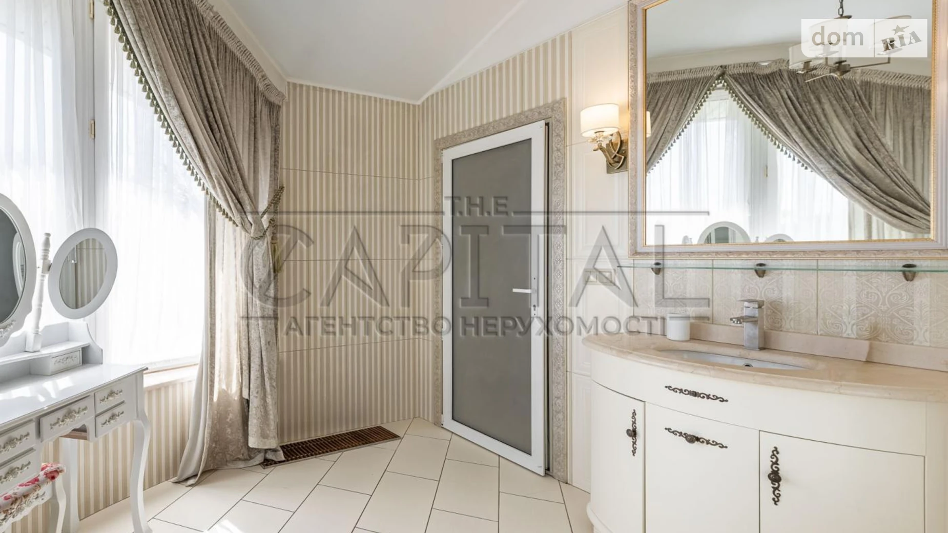 Сдается в аренду дом на 3 этажа 900 кв. м с гаражом, цена: 15000 $ - фото 4