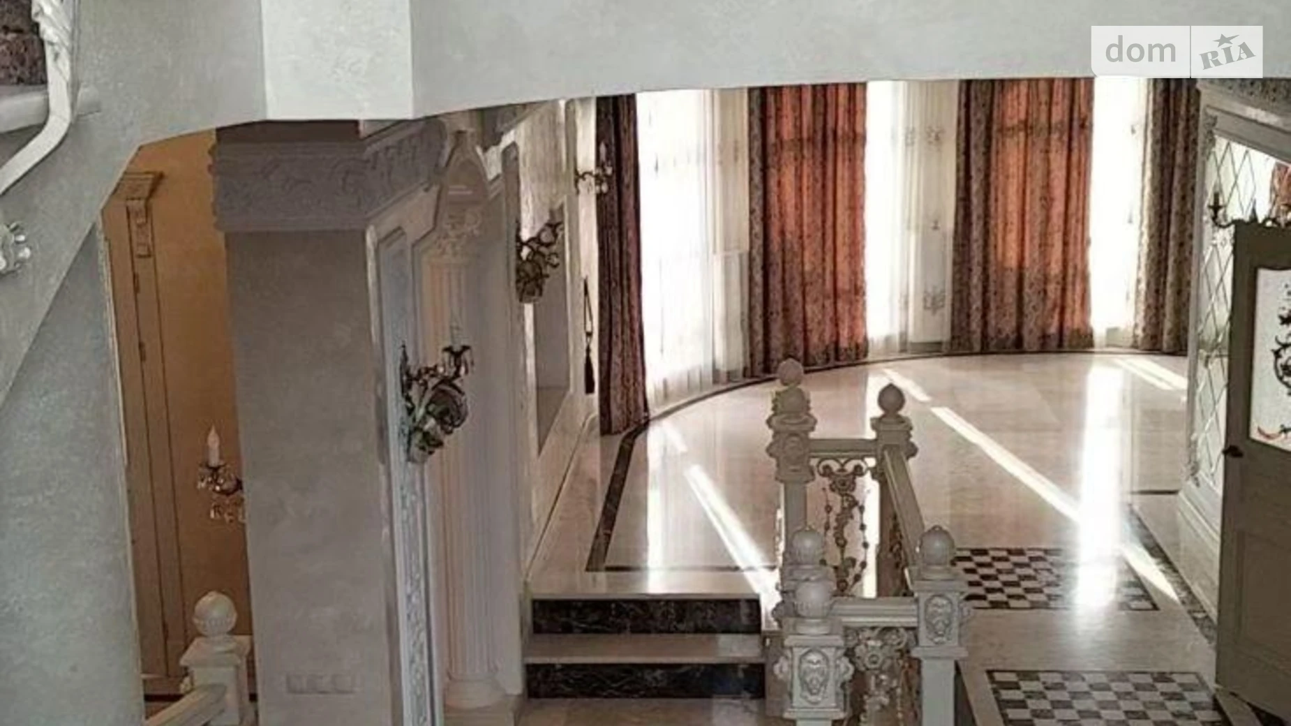 Продается дом на 2 этажа 465 кв. м с камином, цена: 630000 $ - фото 4
