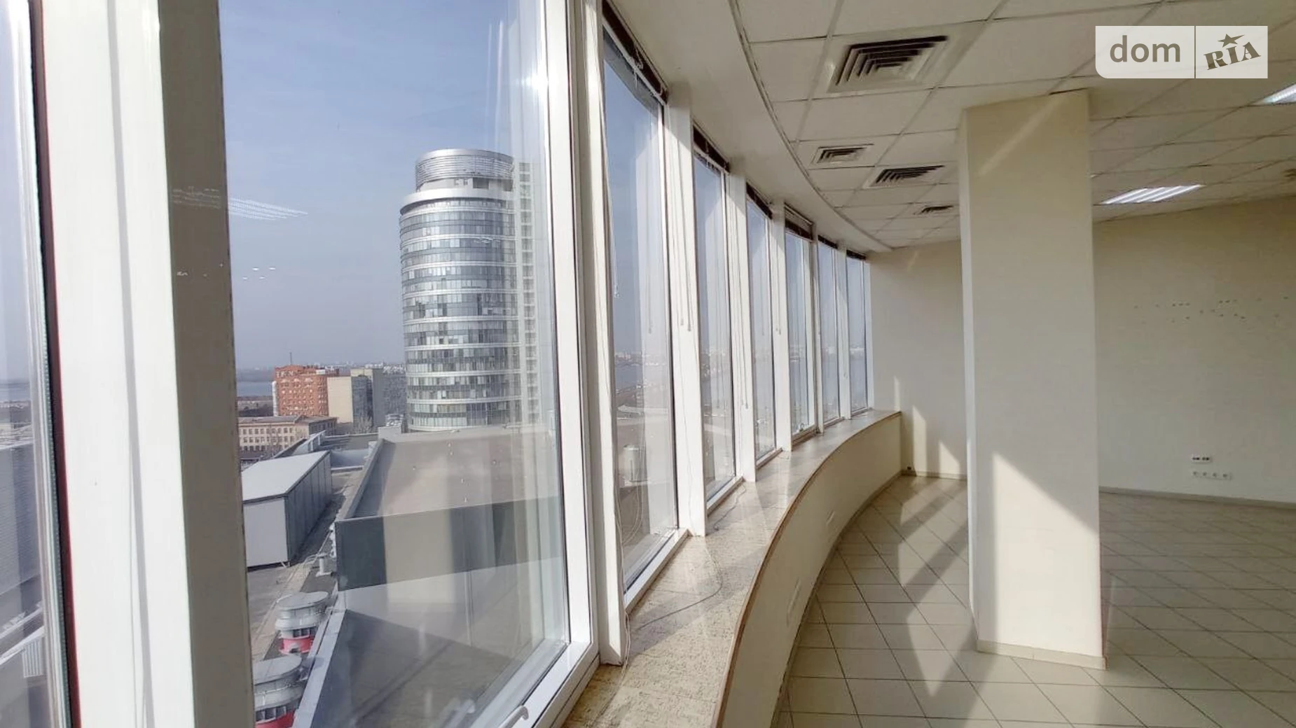 Продается офис 94.1 кв. м в бизнес-центре, цена: 120000 $ - фото 4