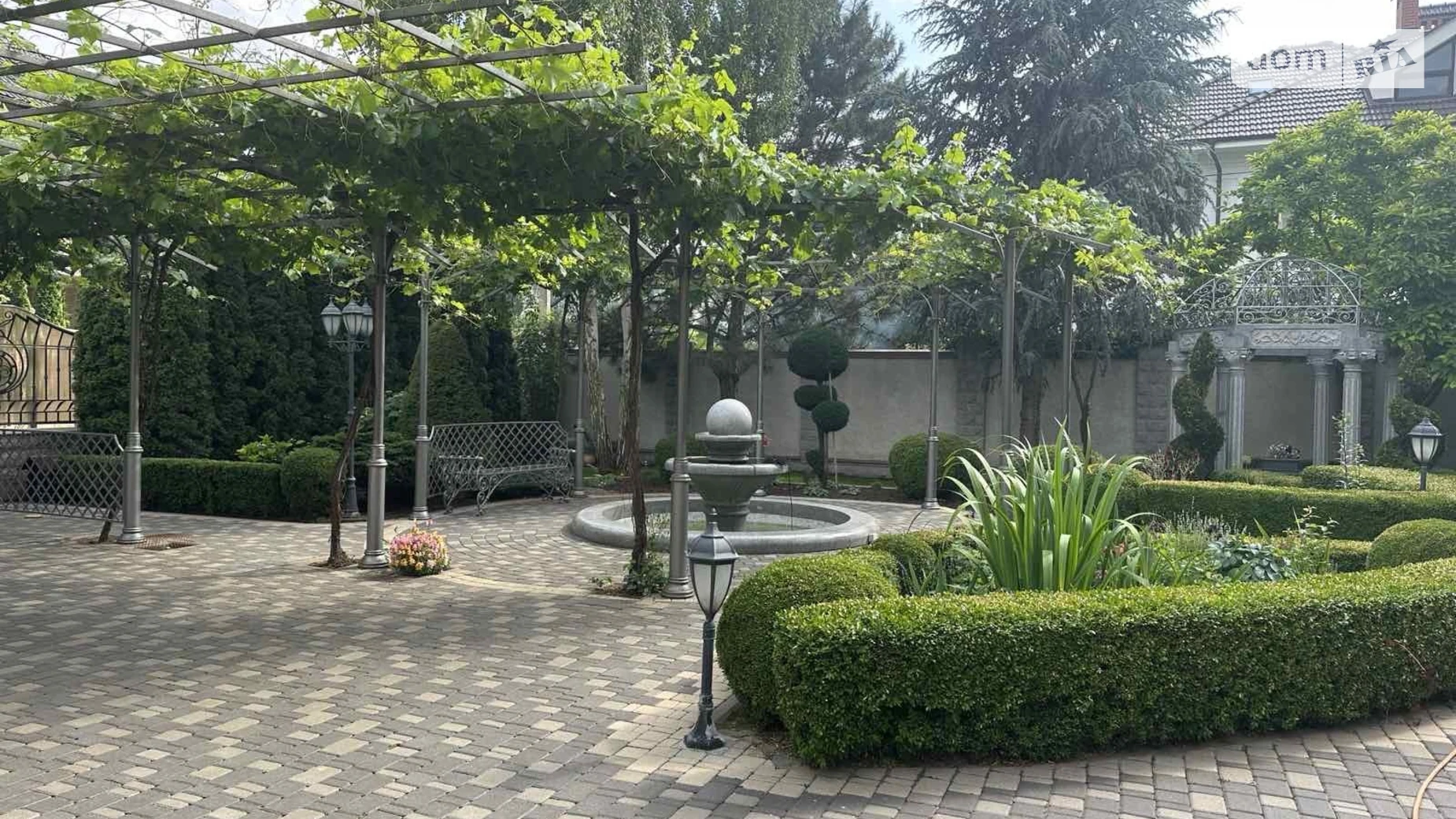 Продается дом на 2 этажа 426.3 кв. м с верандой, цена: 950000 $ - фото 2