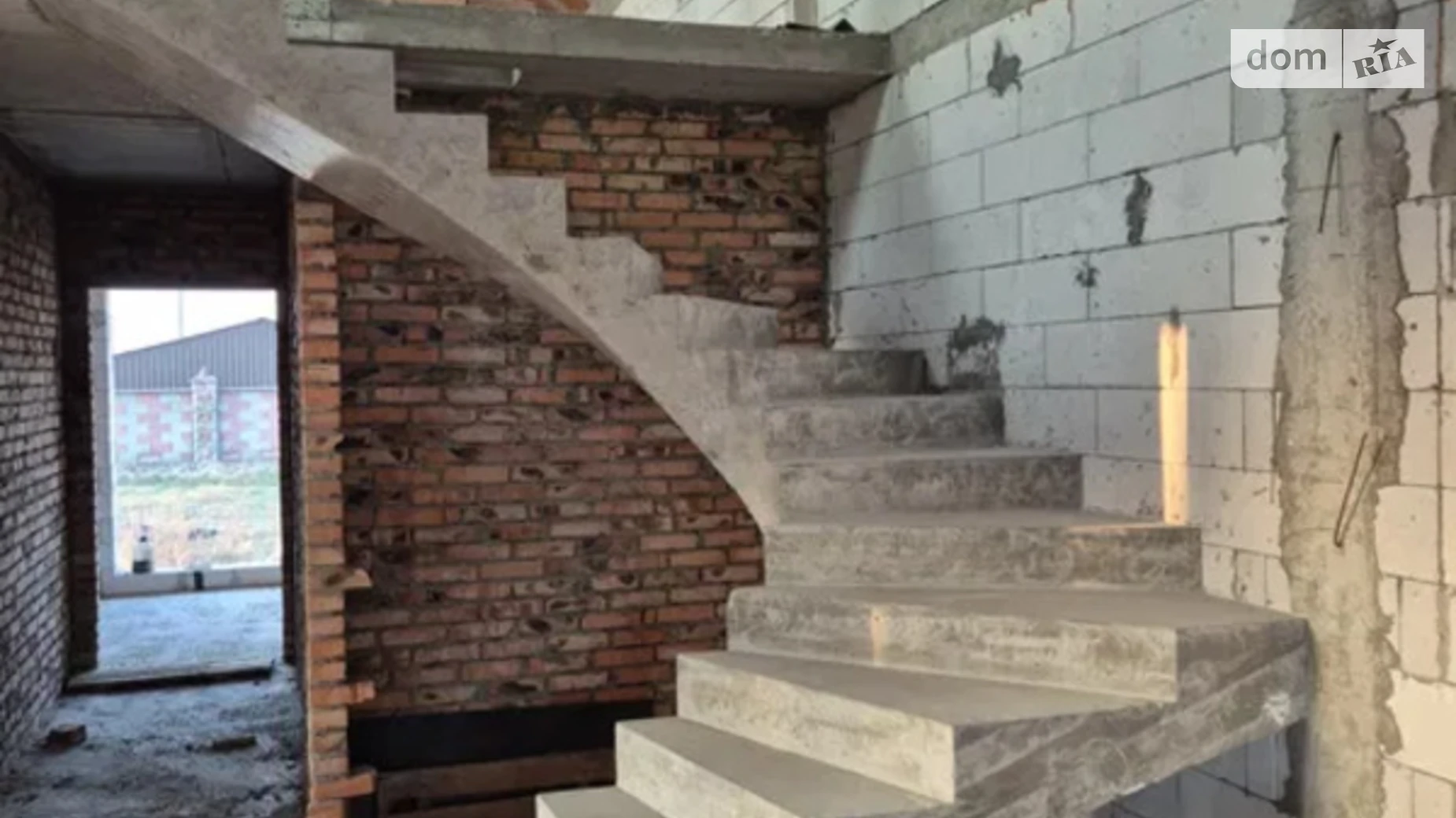 Продается дом на 2 этажа 150 кв. м с бассейном, цена: 70000 $ - фото 3