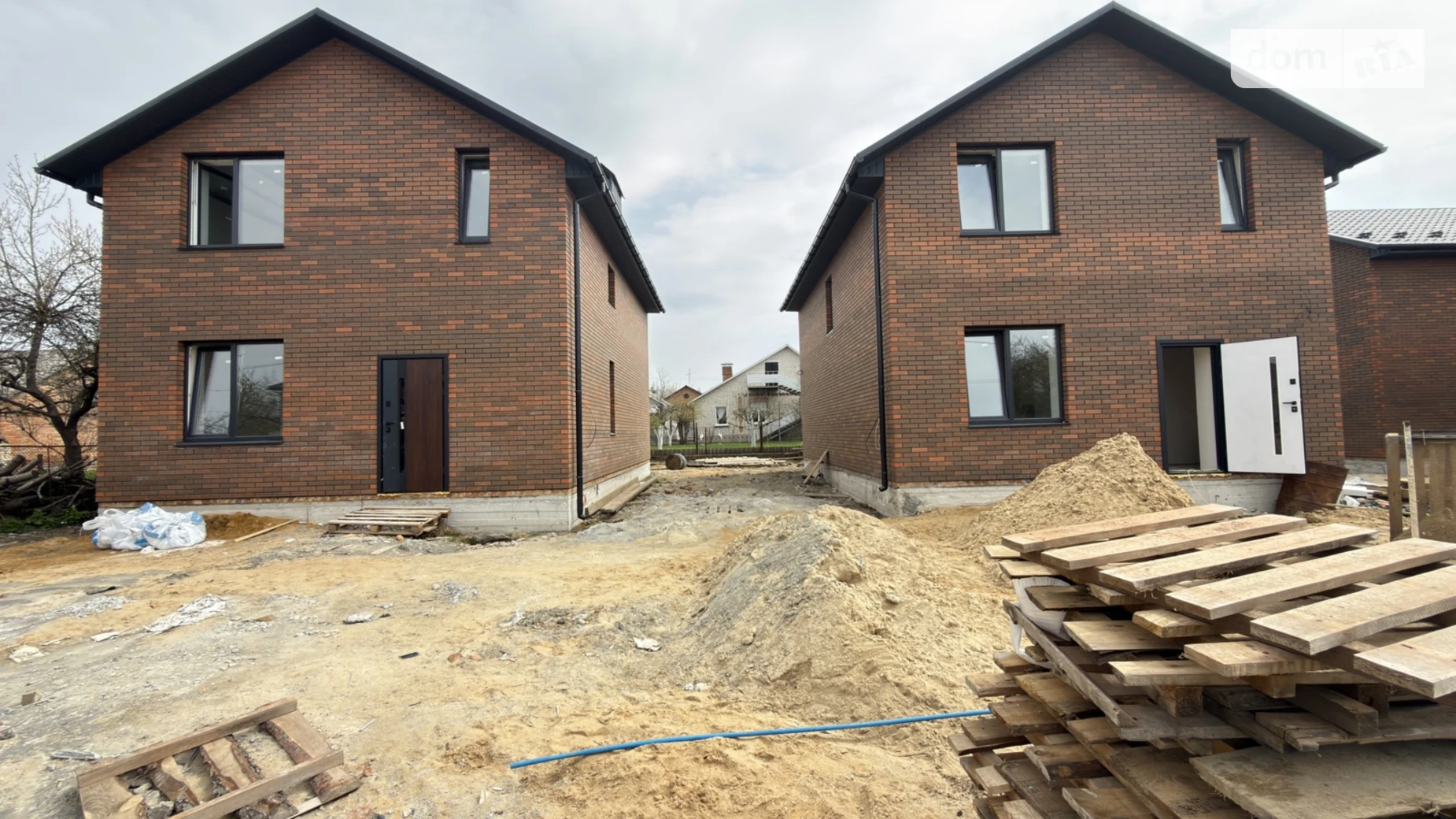 Продается дом на 2 этажа 120 кв. м с верандой, цена: 135000 $ - фото 2