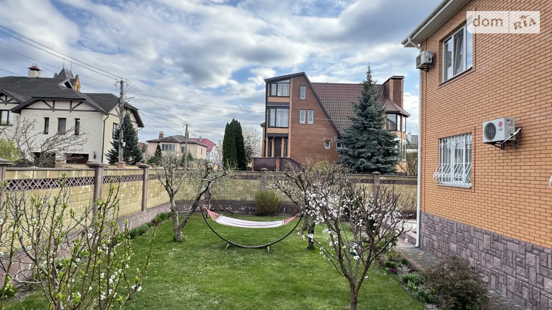 Продается дом на 3 этажа 215.2 кв. м с балконом, цена: 350000 $ - фото 3