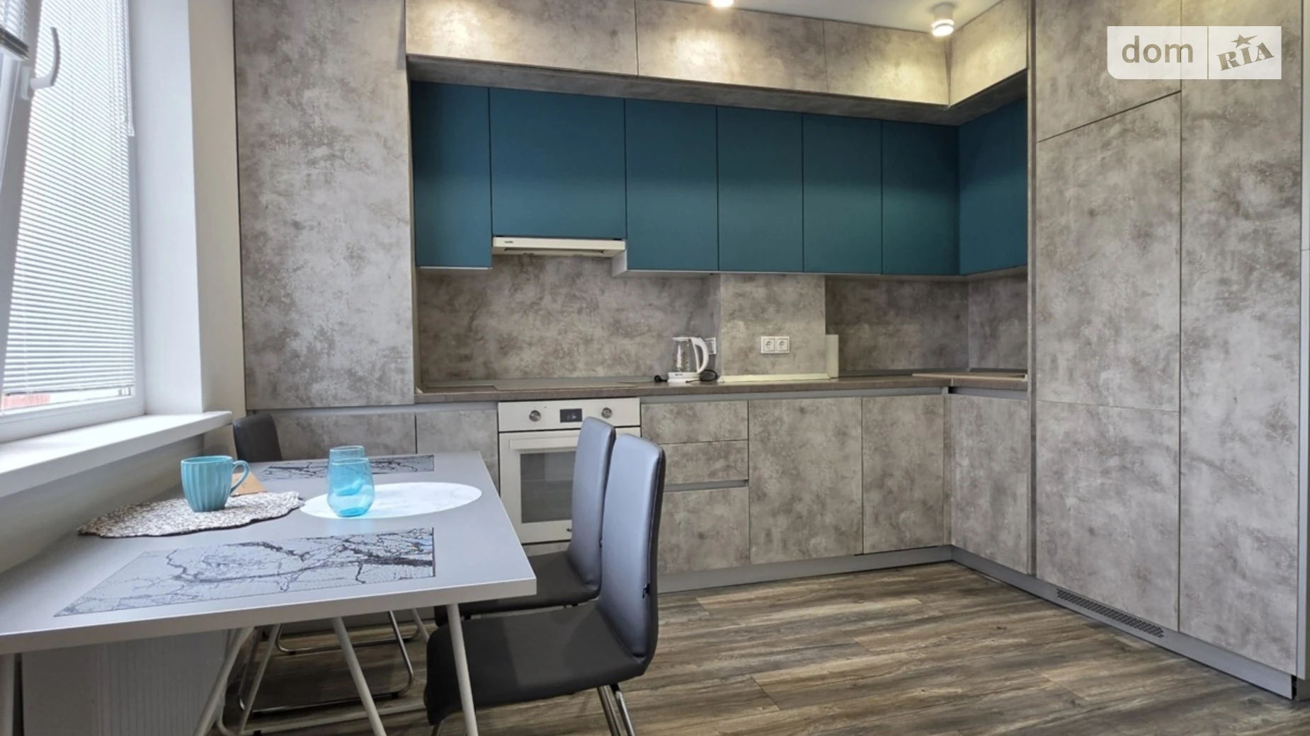 Сдается в аренду 2-комнатная квартира 65 кв. м в Черновцах, ул. Героев Майдана - фото 2