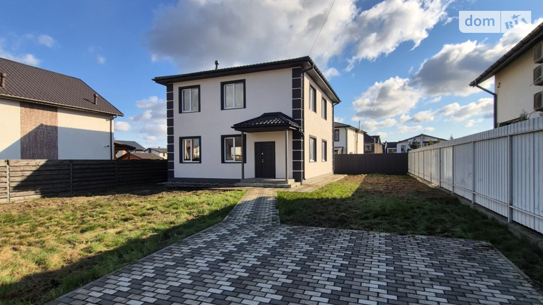 Продается дом на 2 этажа 150 кв. м с камином, цена: 92000 $ - фото 2