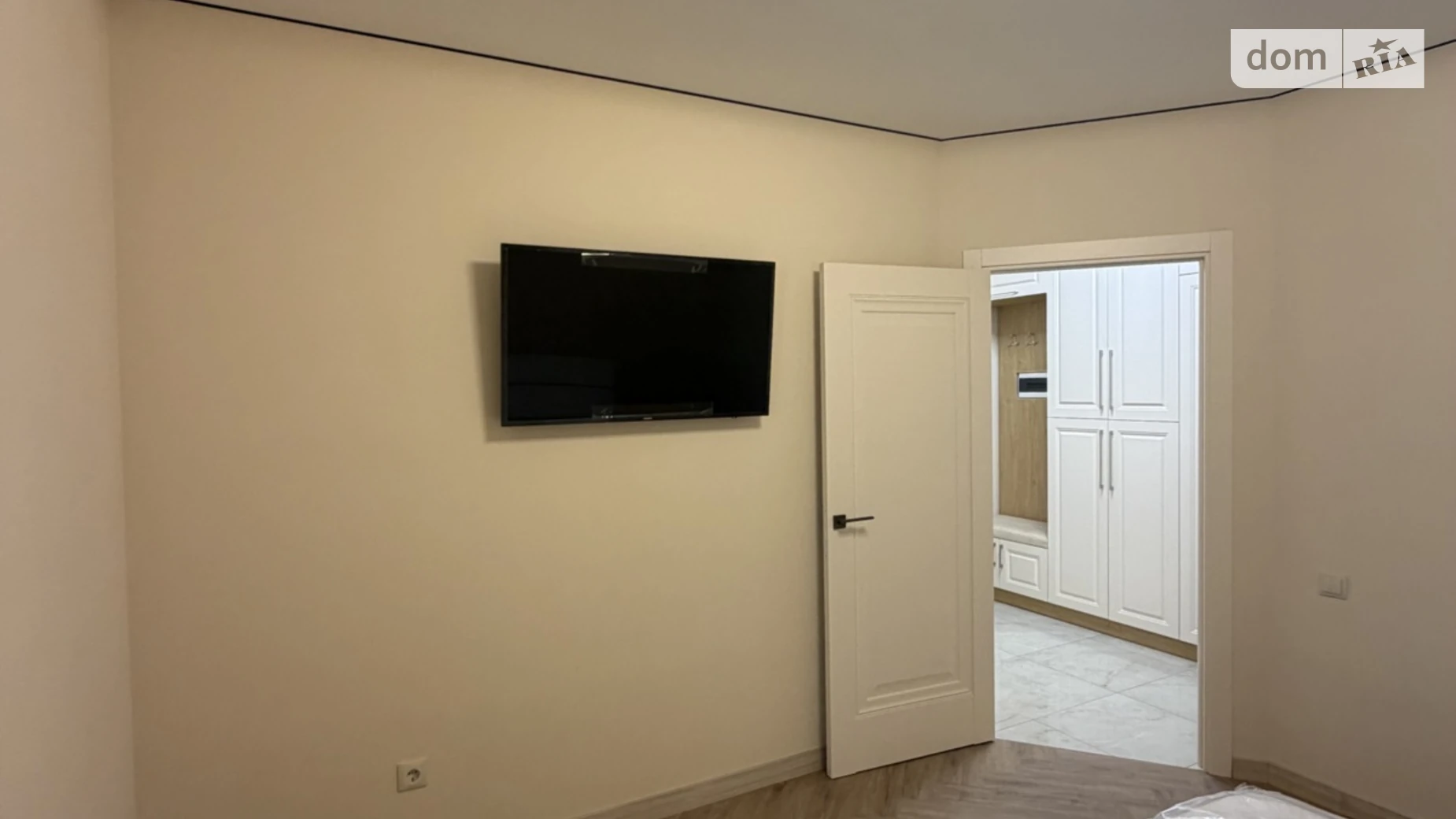 Сдается в аренду 1-комнатная квартира 47.2 кв. м в Ивано-Франковске, ул. Высочана Семена, 18 корпус 13 - фото 4