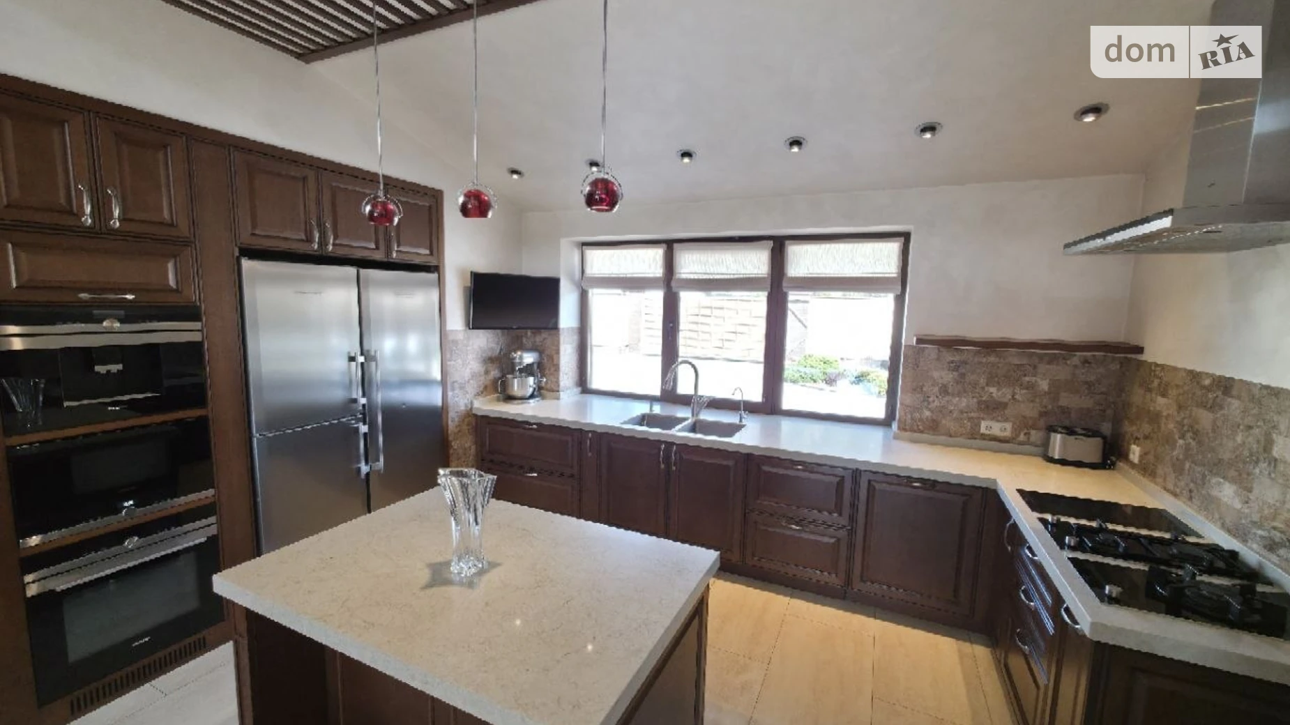 Продается дом на 2 этажа 241.8 кв. м с баней/сауной, цена: 750000 $ - фото 2