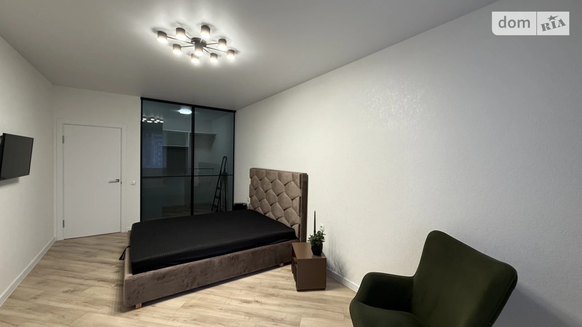 Сдается в аренду 1-комнатная квартира 47 кв. м в Хмельницком, ул. Степана Бандеры, 30А - фото 2