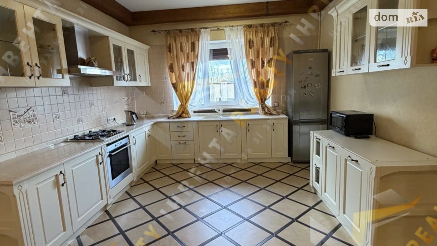Продается дом на 2 этажа 283.3 кв. м с садом, цена: 550000 $ - фото 2