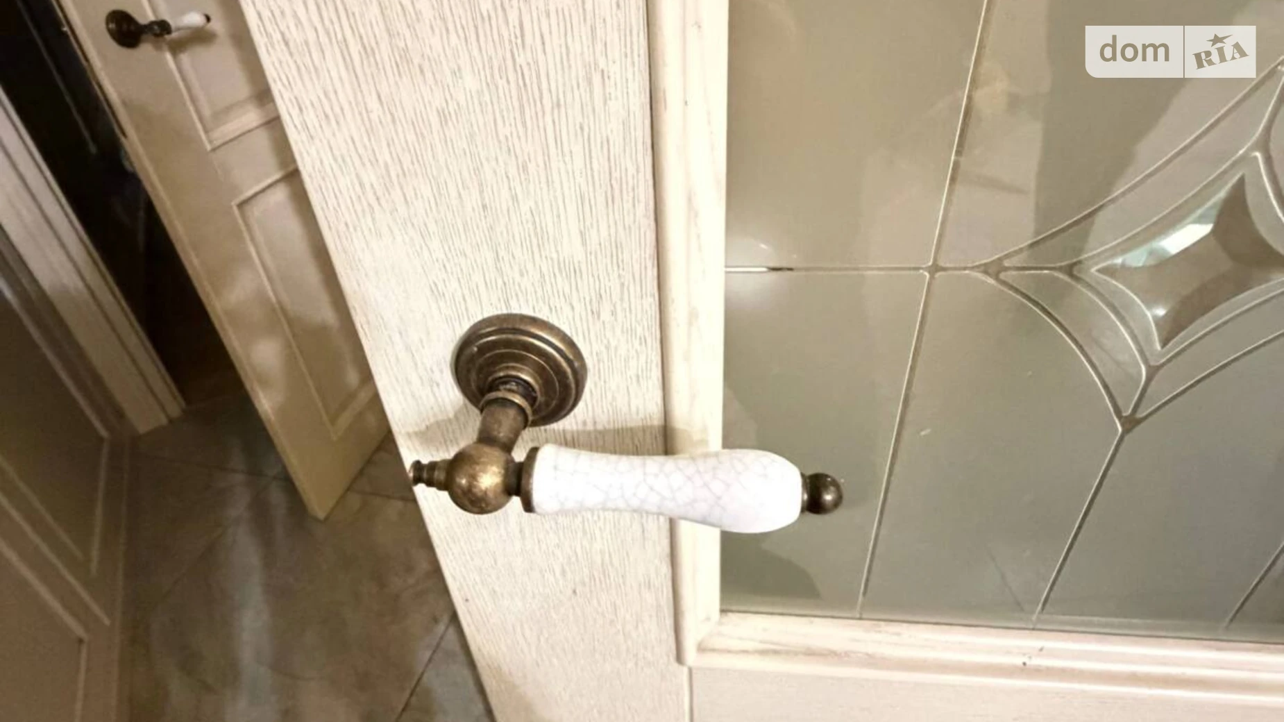 Продается 2-комнатная квартира 77.5 кв. м в Хмельницком, ул. Заречанская, 11 - фото 3