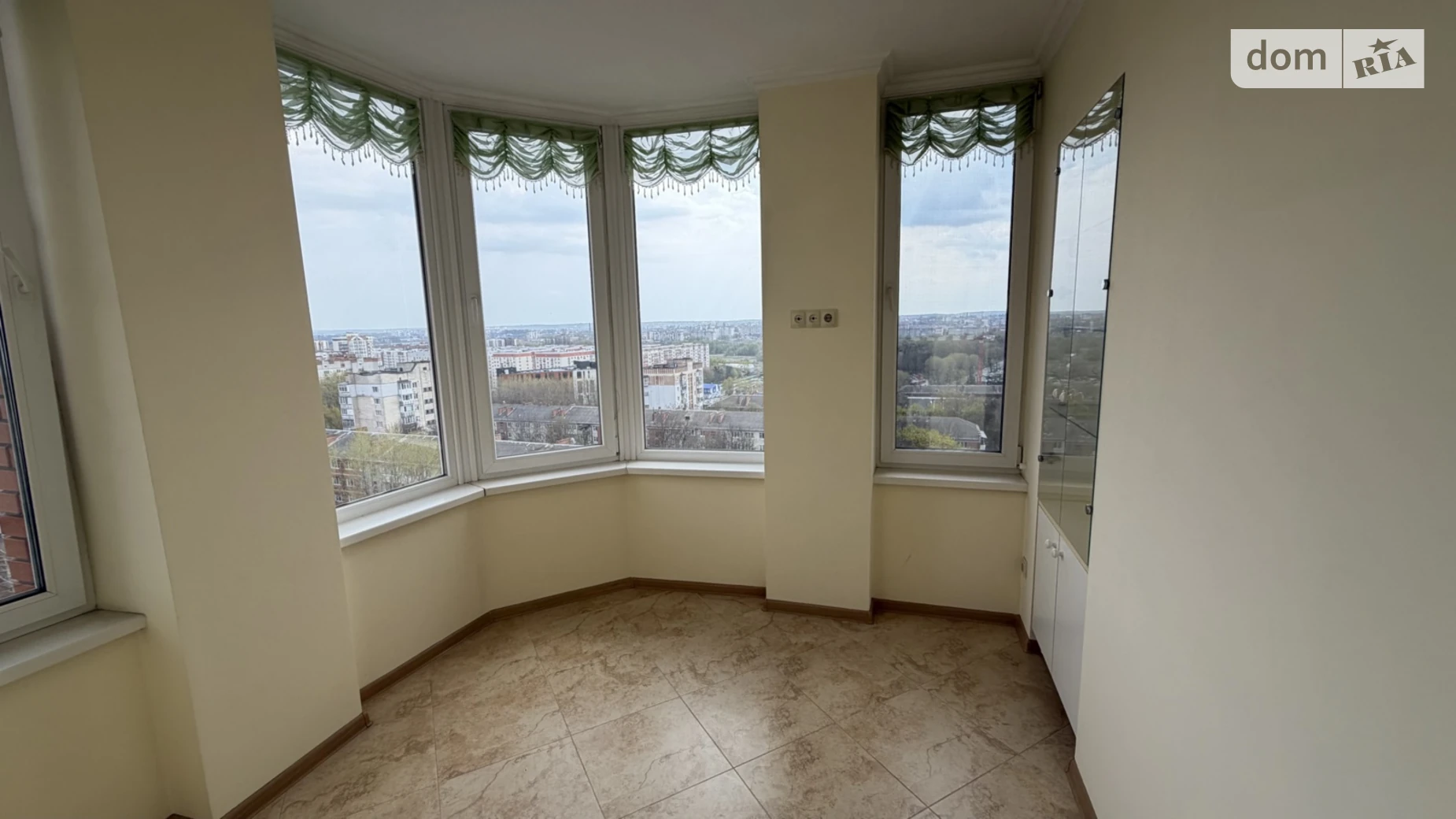 Продається 3-кімнатна квартира 178 кв. м у Хмельницькому, просп. Миру, 84/2А - фото 2