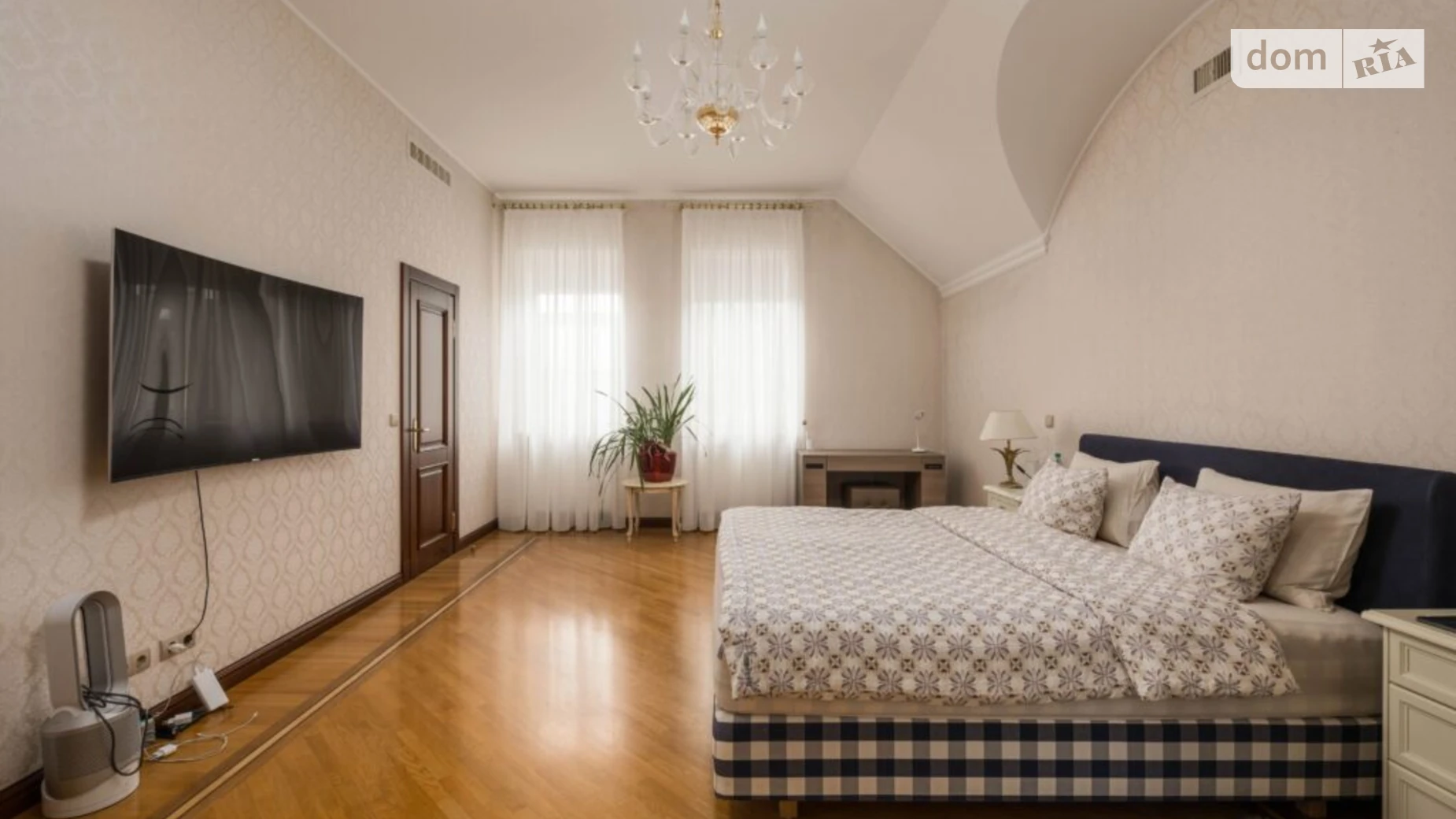 Продается дом на 2 этажа 400 кв. м с гаражом, цена: 265000 $ - фото 2
