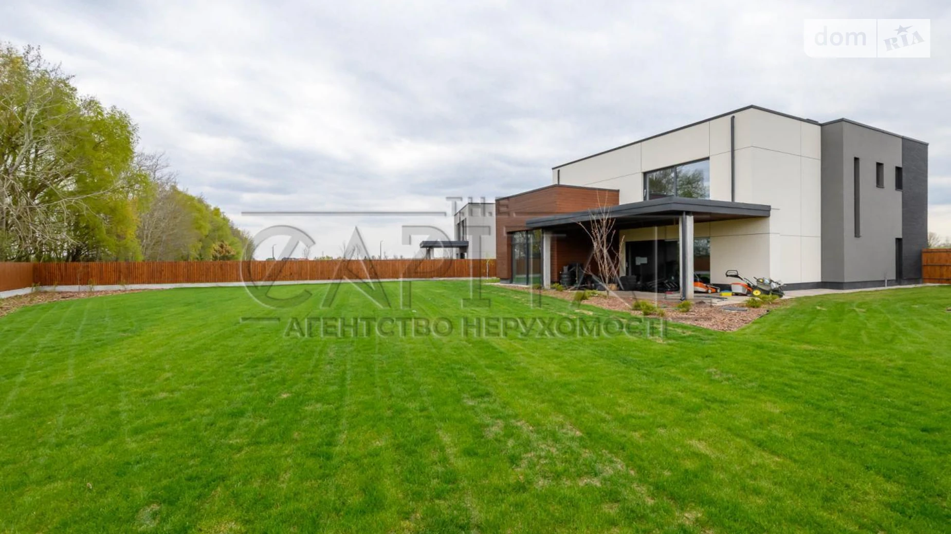 Продается дом на 2 этажа 370 кв. м с подвалом, цена: 573500 $ - фото 3