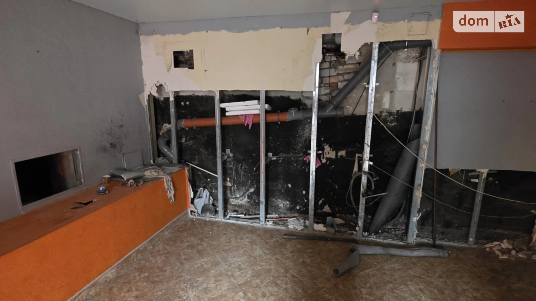 Продается офис 296 кв. м в бизнес-центре, цена: 125000 $ - фото 3